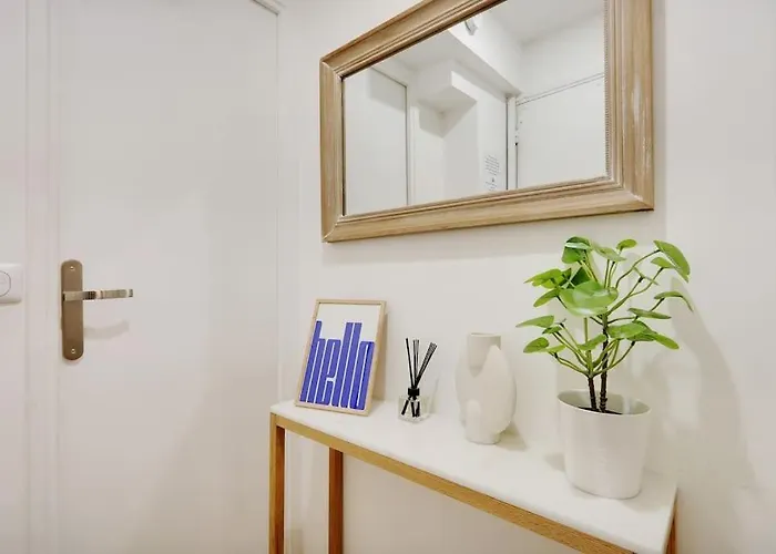 Charming Flat - Pere Lachaise Apartment *