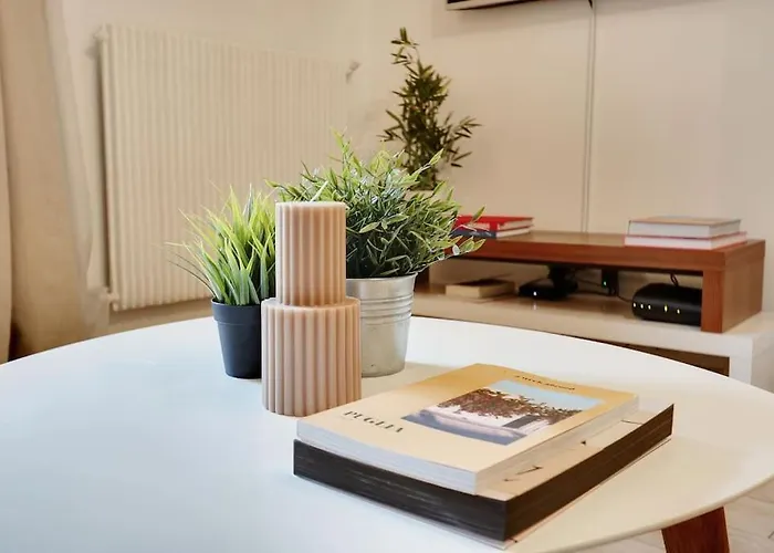 Charming Flat - Pere Lachaise Apartment Paris
